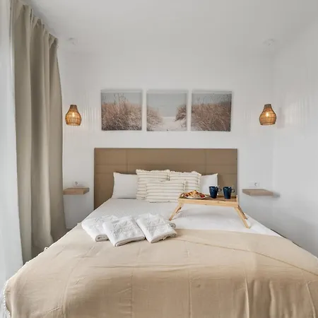 Sunlit Modern Apartamento