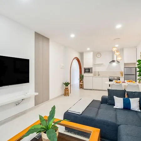 Sunlit Modern Apartamento