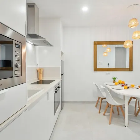 Sunlit Modern Apartamento