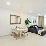 Lejlighed Sunlit Modern